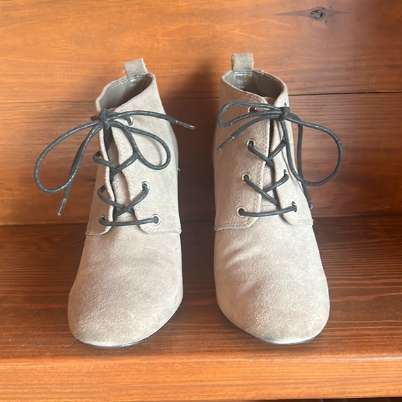 BCBGeneration Suede Grey Booties, size 7.5 - Picture 2 of 6